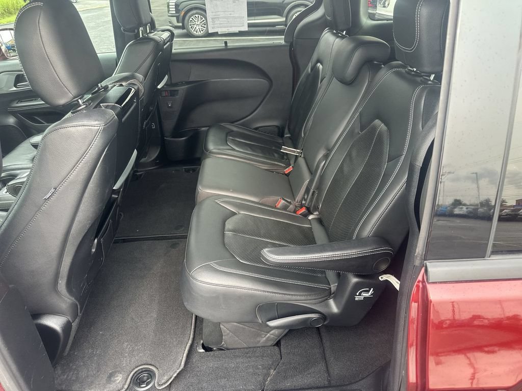 Used 2020 Chrysler Pacifica Touring-L Plus w/ Advanced Safetytec Group FWD image 29