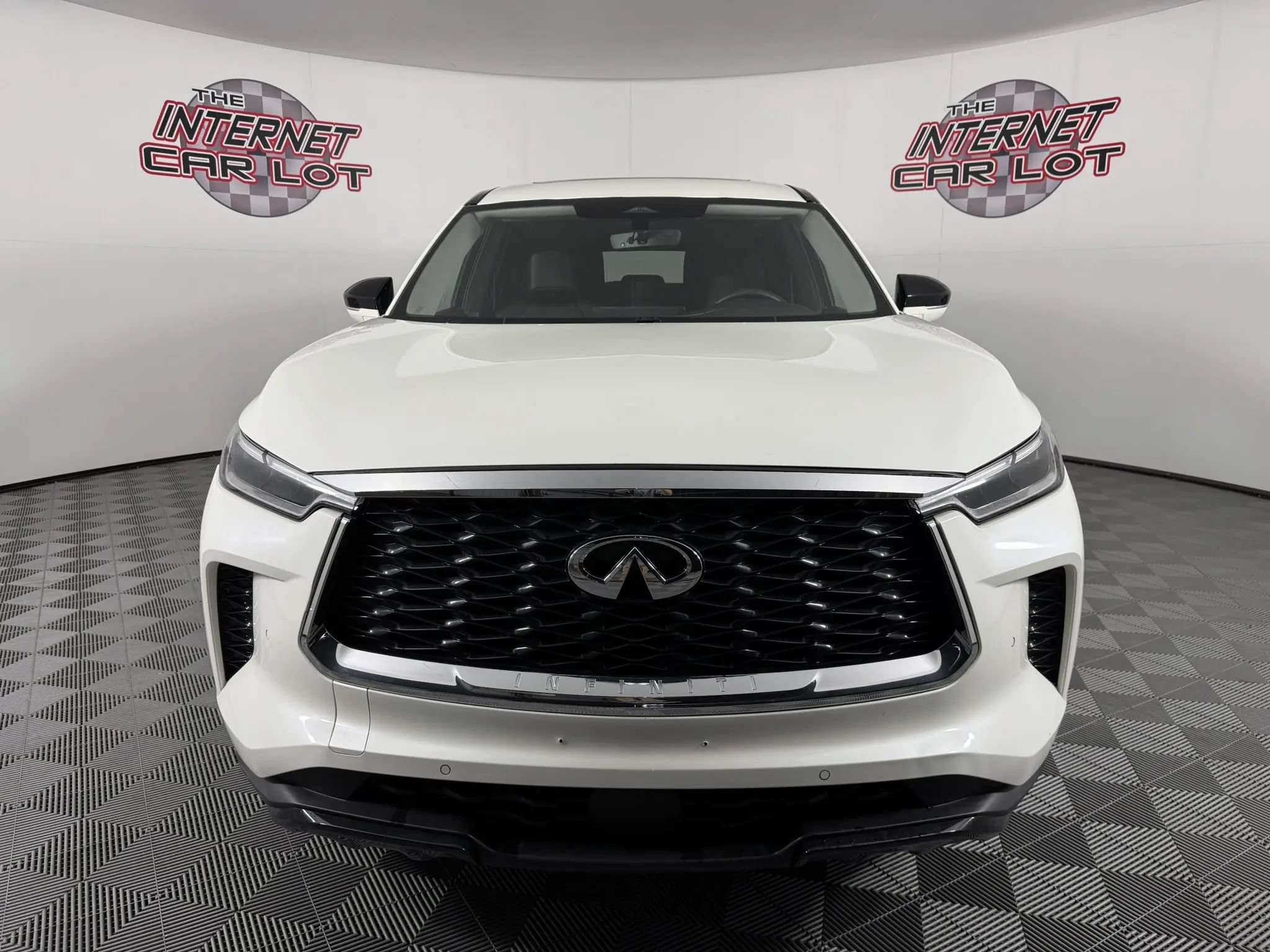 Used 2024 INFINITI QX60 Luxe AWD/4WD image 2