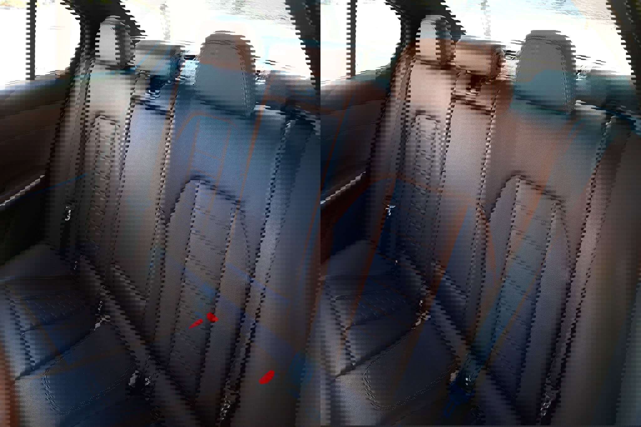 Used 2019 BMW 330i Sedan w/ Premium Package image 11