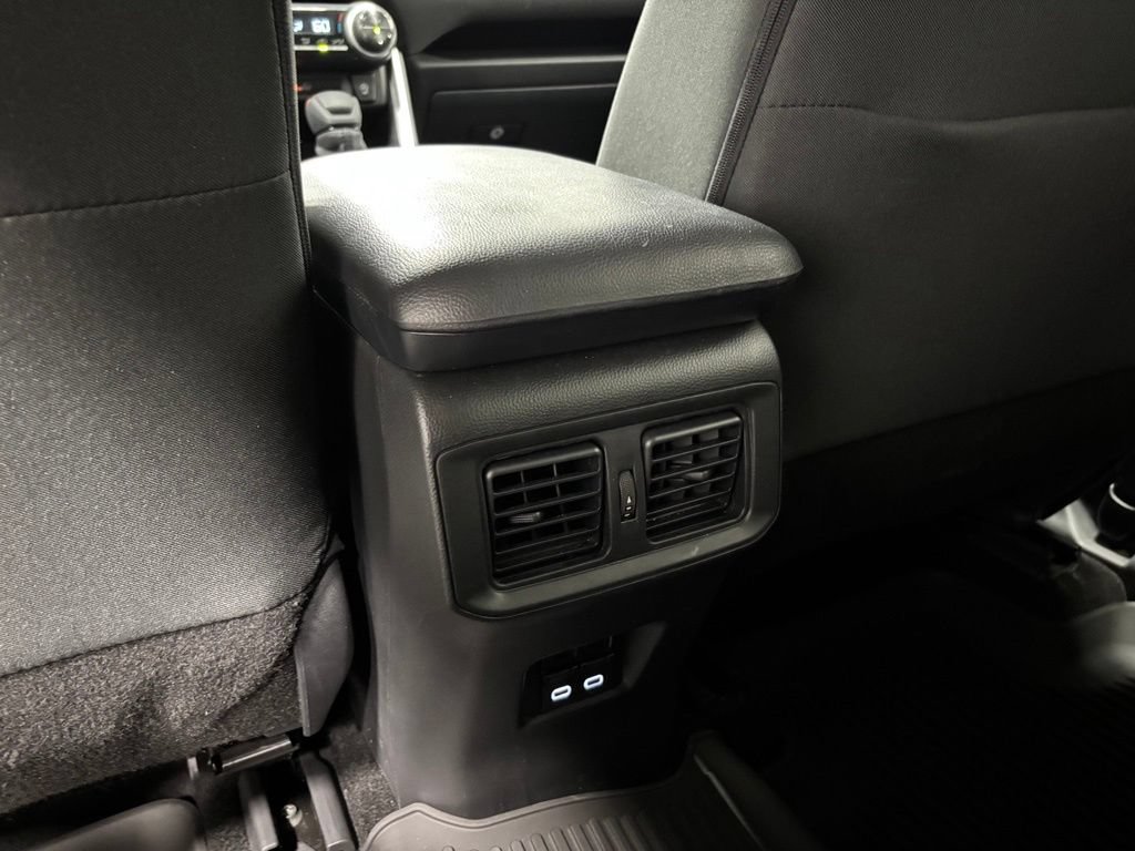 Used 2025 Toyota RAV4 XLE AWD/4WD image 46