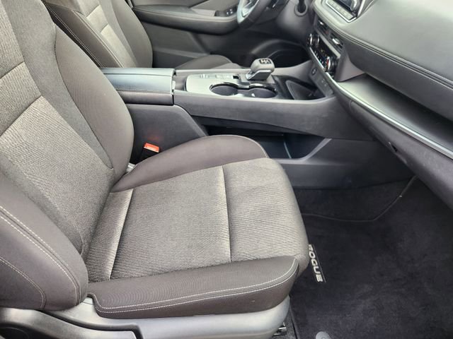 Used 2025 Nissan Rogue SV image 13
