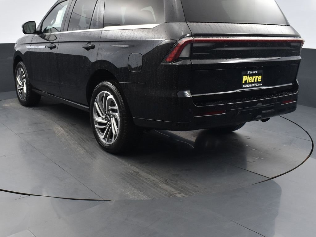 New 2025 Lincoln Navigator Reserve image 20