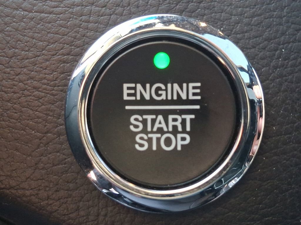 Used 2022 Ford Edge ST-Line image 25