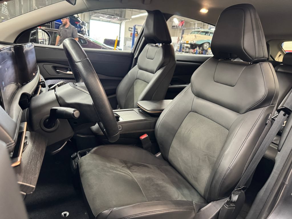 Used 2023 Nissan Ariya FWD image 15