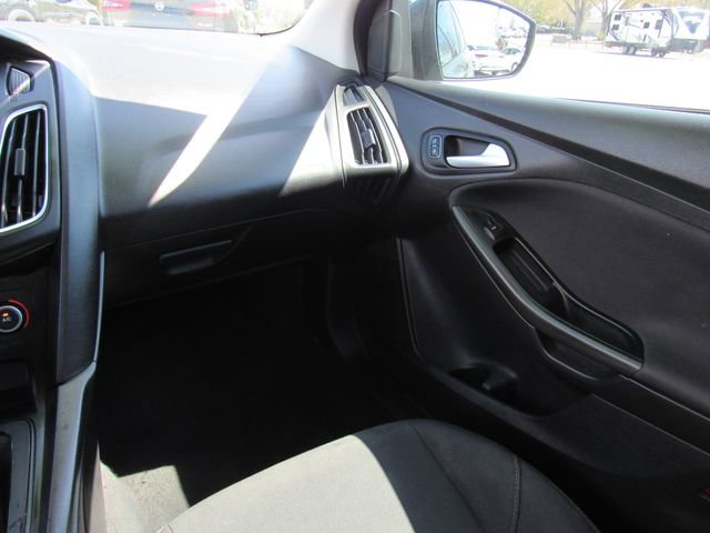 Used 2018 Ford Focus SEL image 16