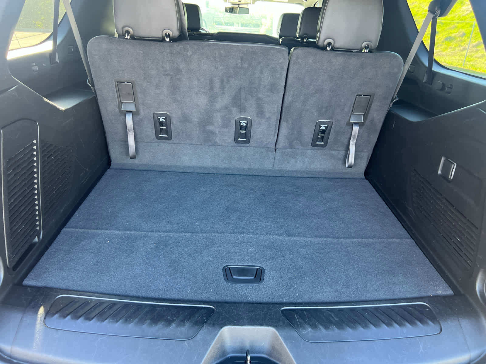 Used 2024 Chevrolet Suburban LT image 11