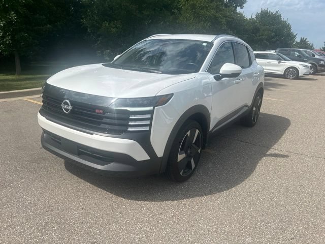 Used 2025 Nissan Kicks SR AWD/4WD image 3