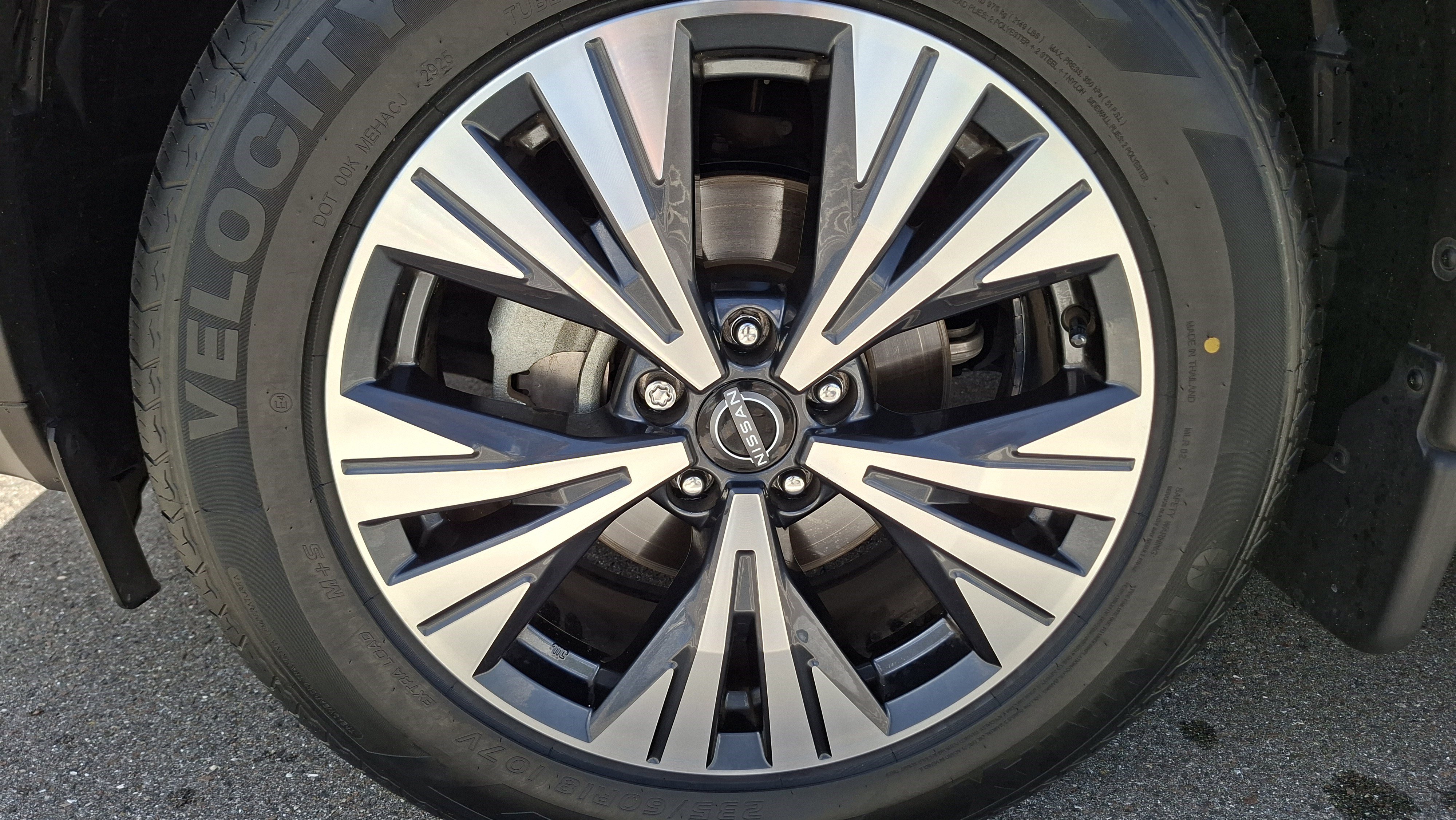 Used 2023 Nissan Rogue SV image 25