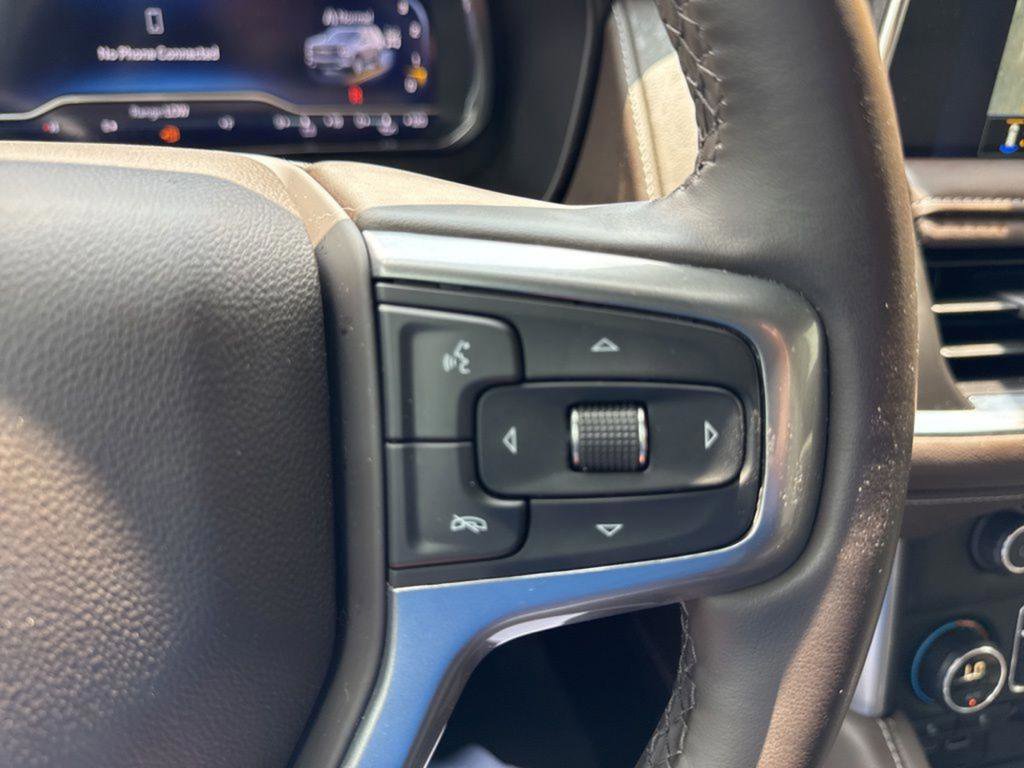 Used 2024 Chevrolet Tahoe Z71 w/ Luxury Package AWD/4WD image 18