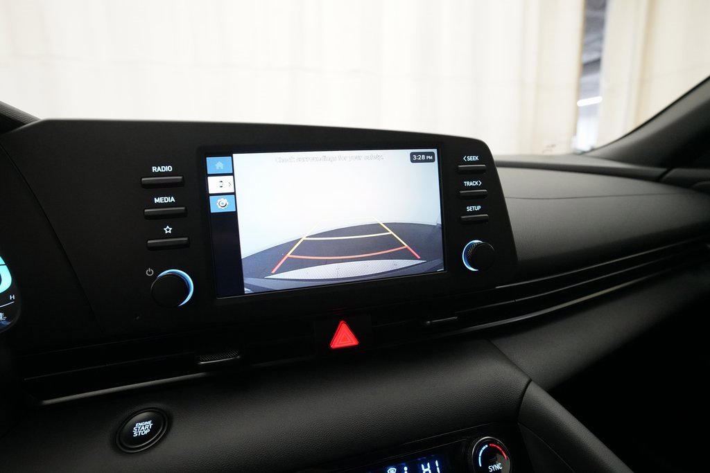 Used 2025 Hyundai Elantra Sport image 19