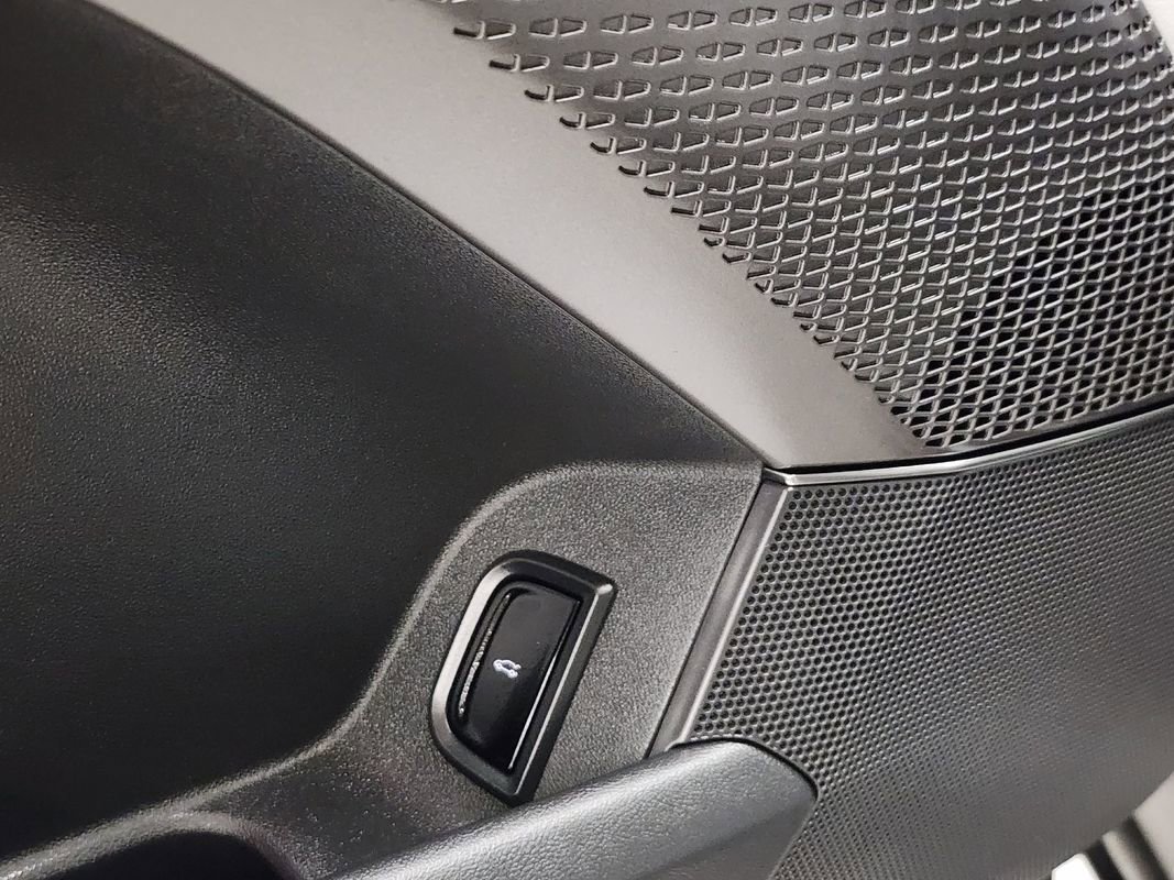 Used 2024 Cadillac Lyriq Sport image 19