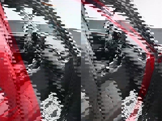 Used 2021 Toyota RAV4 XLE w/ Convenience Package image 17