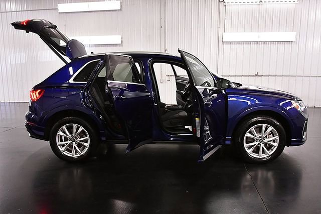 Used 2025 Audi Q3 2.0T Premium image 32