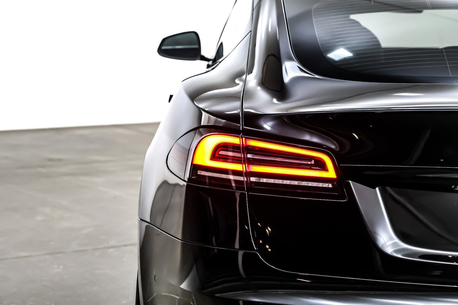 Used 2022 Tesla Model S AWD image 14