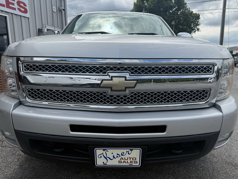 Used 2011 Chevrolet Silverado 1500 LTZ w/ LTZ Plus Package AWD/4WD image 3