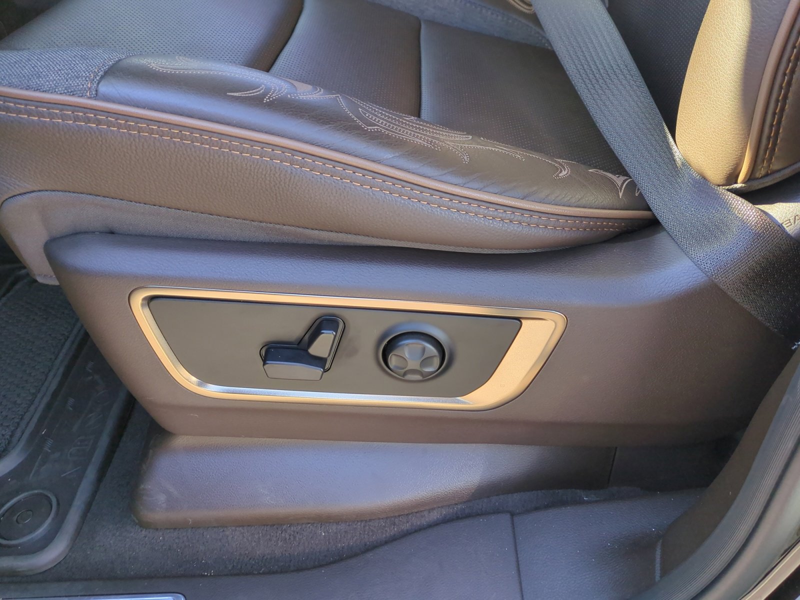 New 2025 RAM 1500 Limited image 14