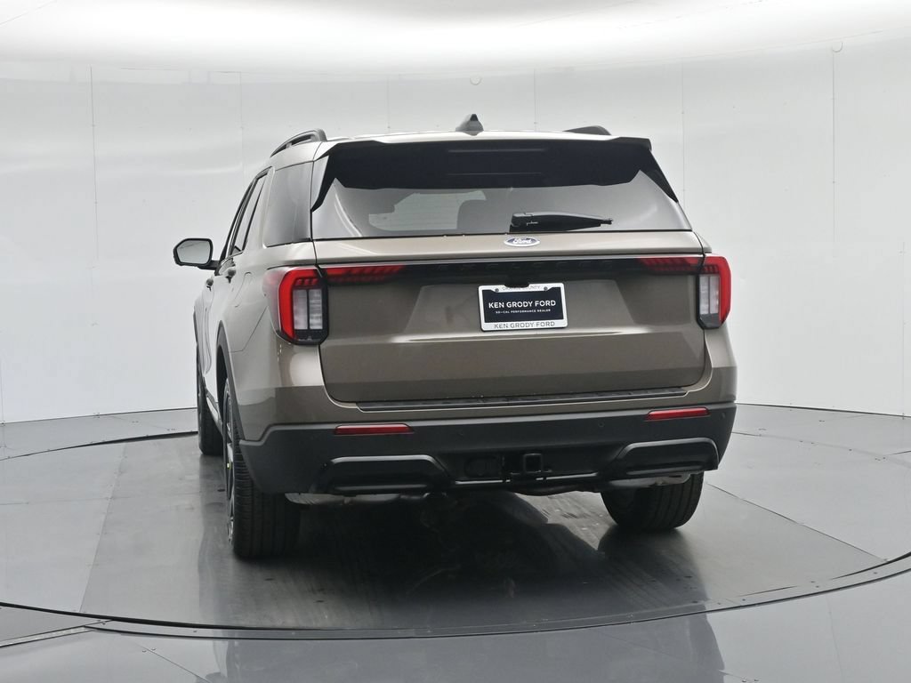 New 2026 Ford Explorer ST-Line w/ ST-Line Street Pack RWD image 30