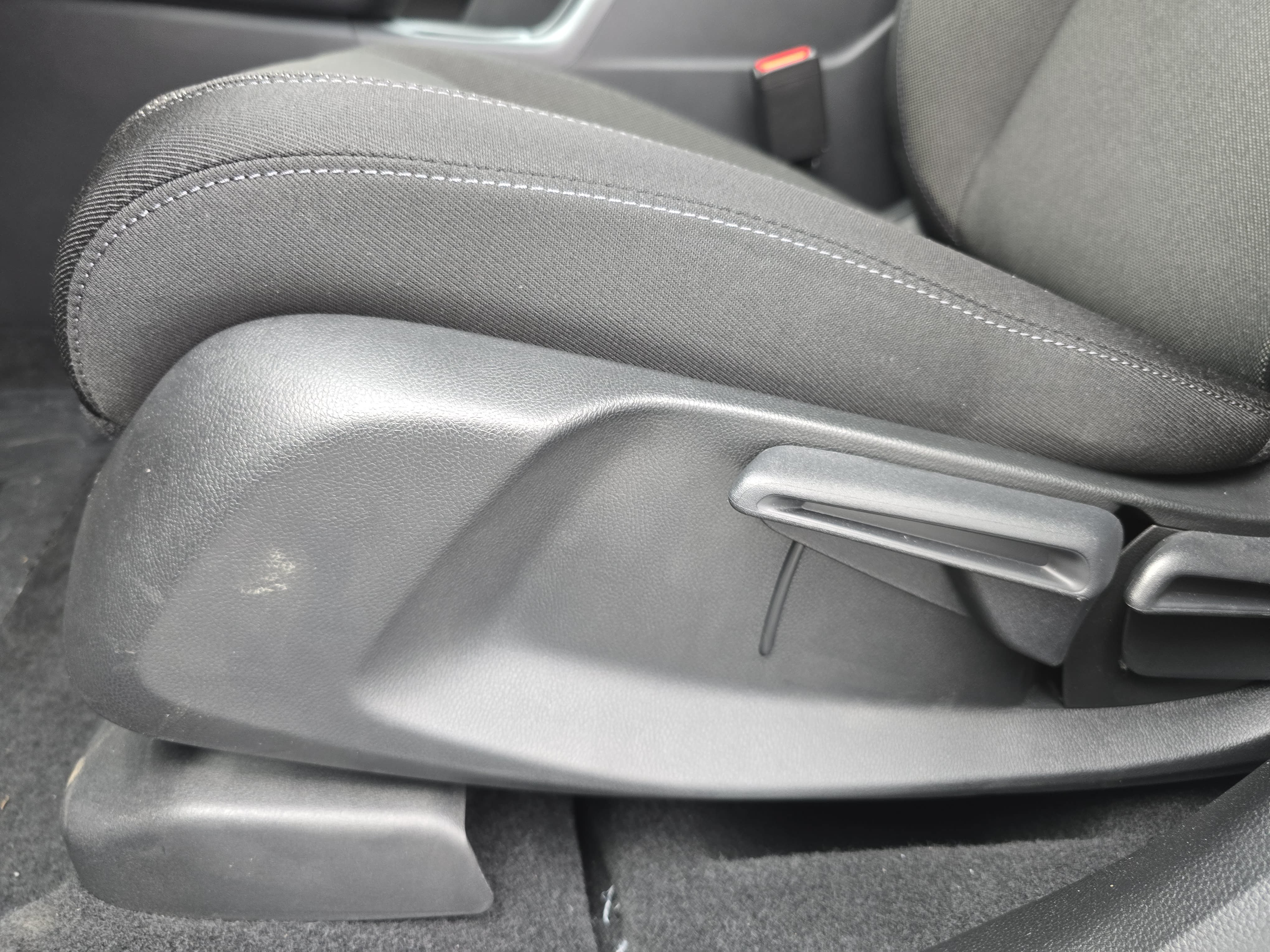 Used 2025 Honda CR-V LX image 28