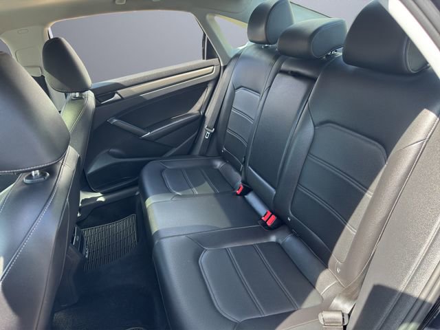 Used 2020 Volkswagen Passat 2.0T SE w/ Sunroof Package image 22