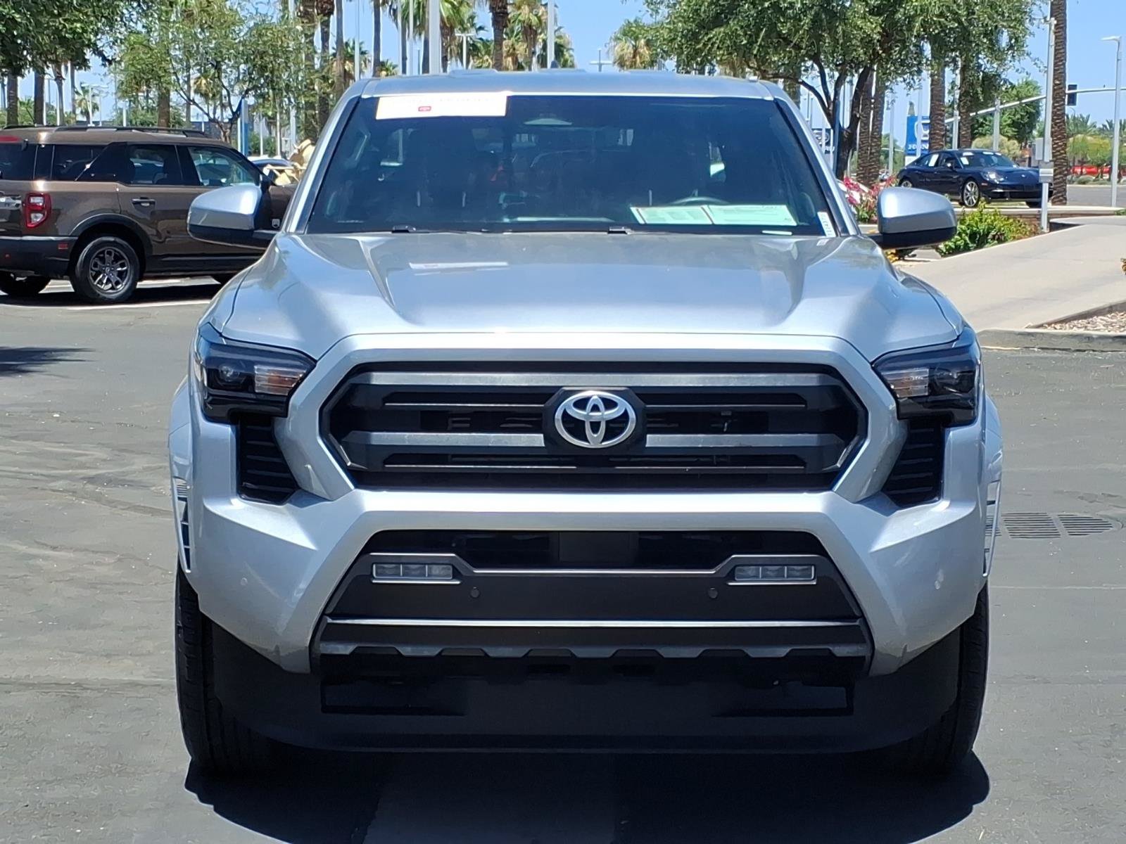 Certified 2025 Toyota Tacoma SR5 AWD/4WD image 2