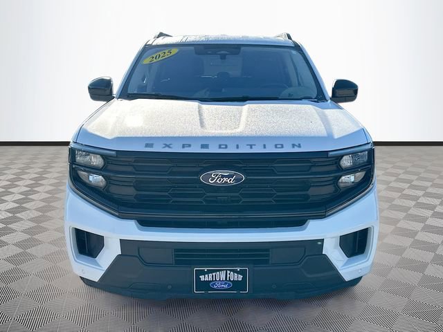 Used 2025 Ford Expedition Max Active RWD image 2