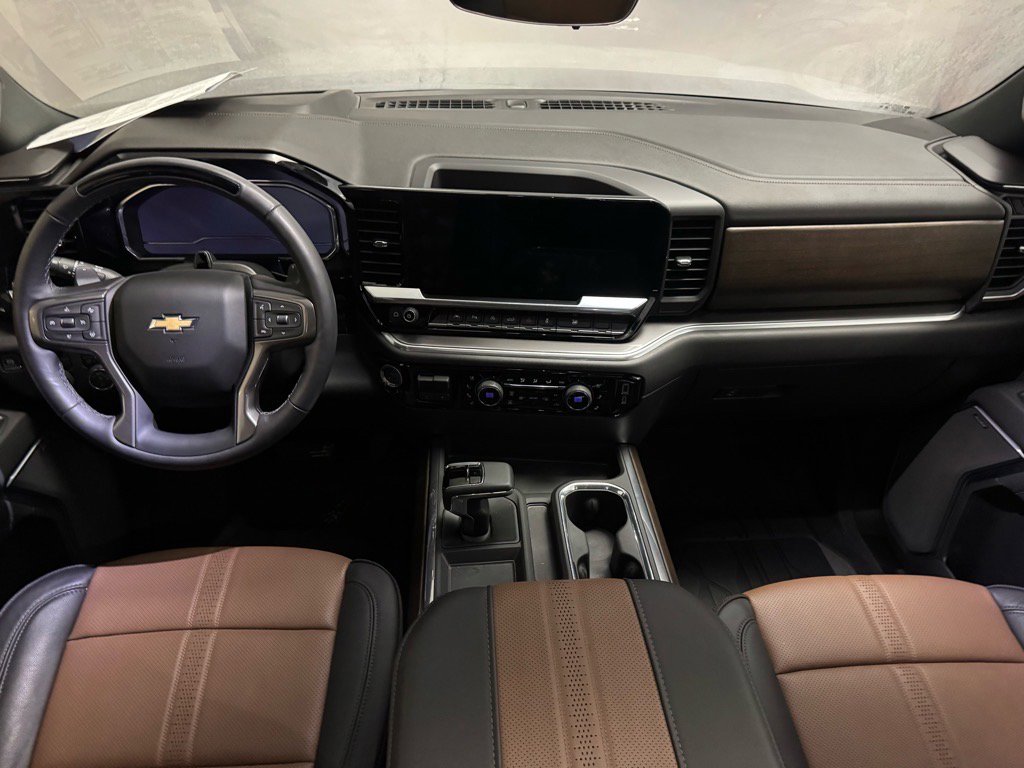 Used 2025 Chevrolet Silverado 1500 High Country image 16