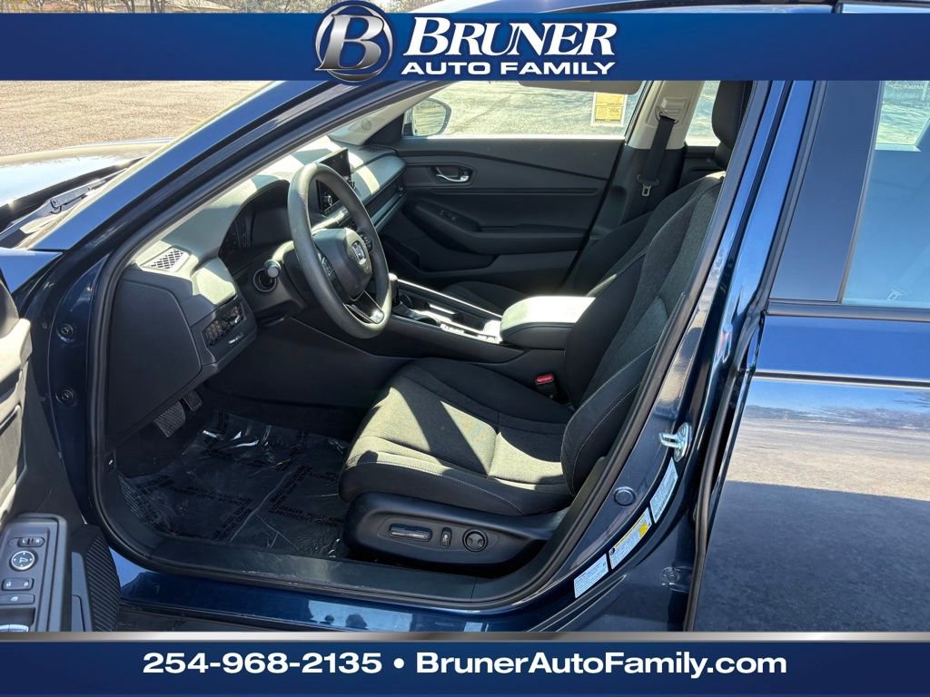 Used 2023 Honda Accord EX image 9