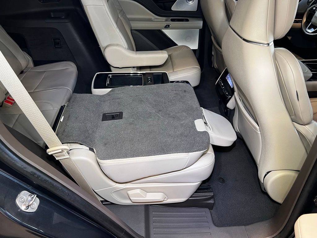 Used 2023 Lincoln Aviator Reserve w/ Equipment Group 201A image 60