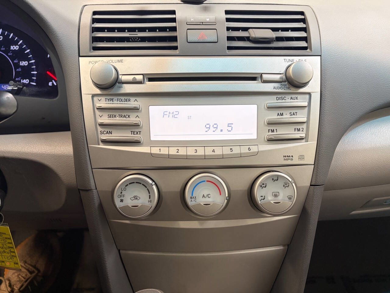 Used 2011 Toyota Camry LE image 15