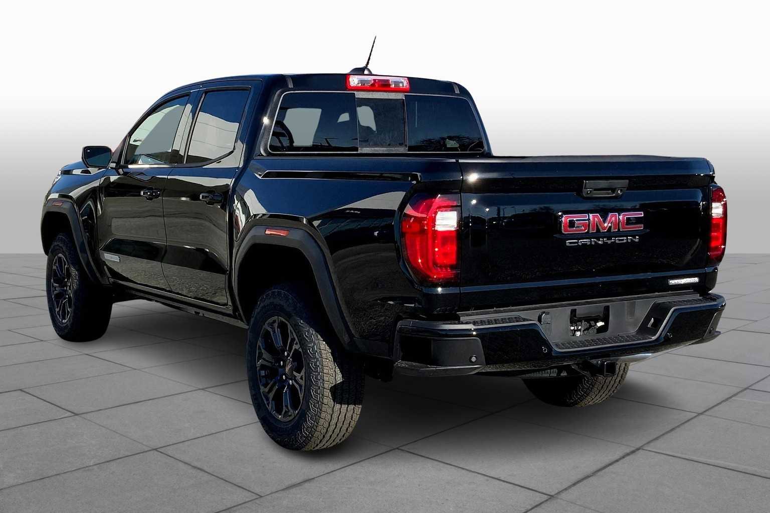 Used 2025 GMC Canyon Elevation w/ Convenience Package image 12
