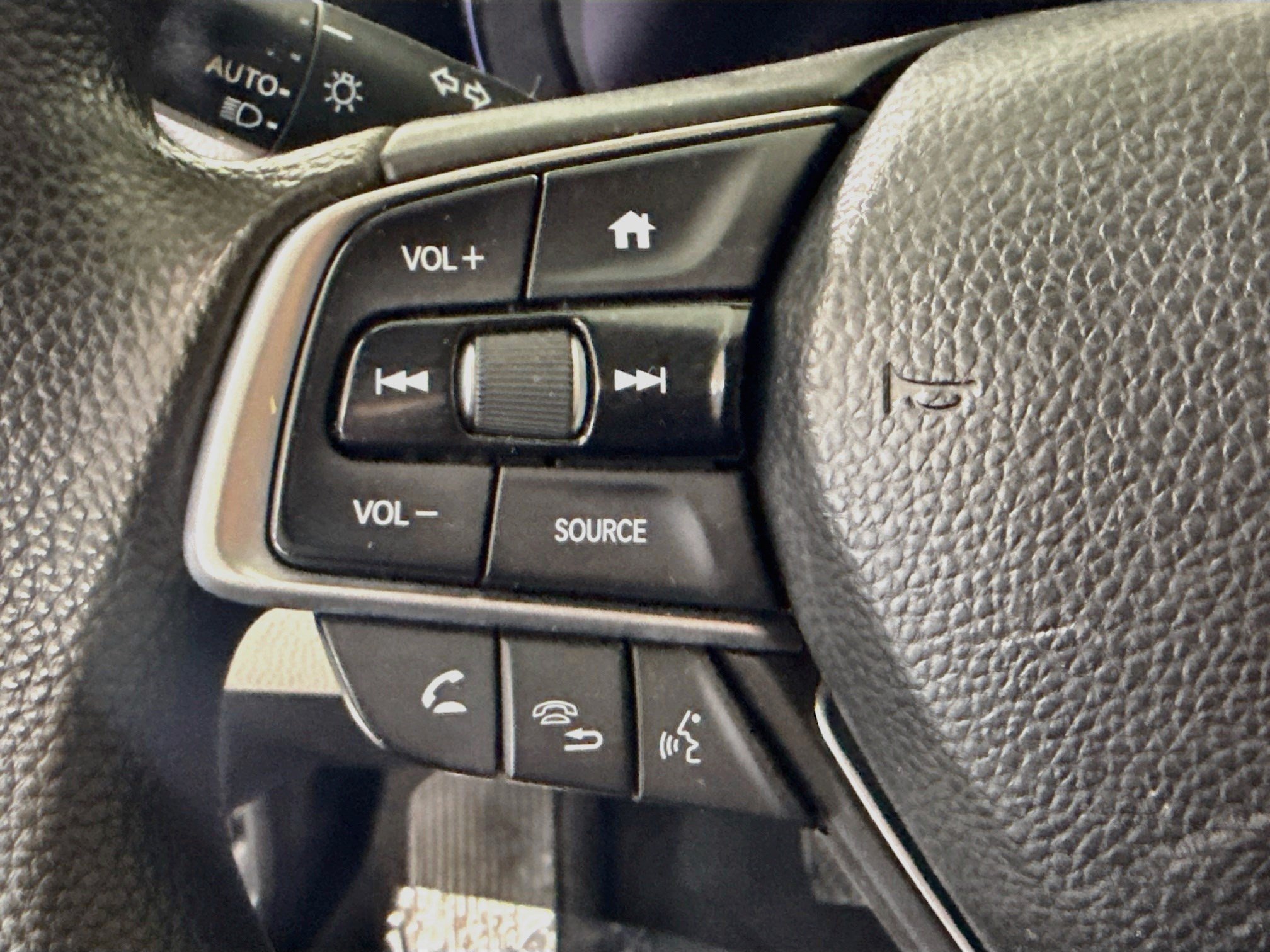 Used 2018 Honda Accord LX image 14