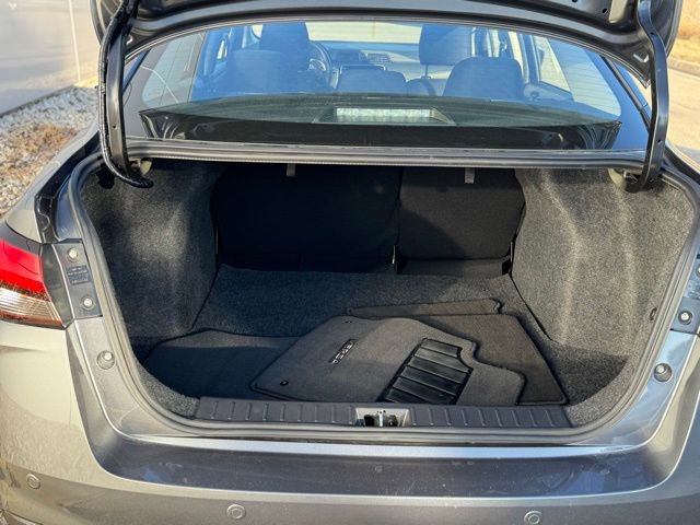 Used 2024 Nissan Versa S w/ S Plus Package image 32