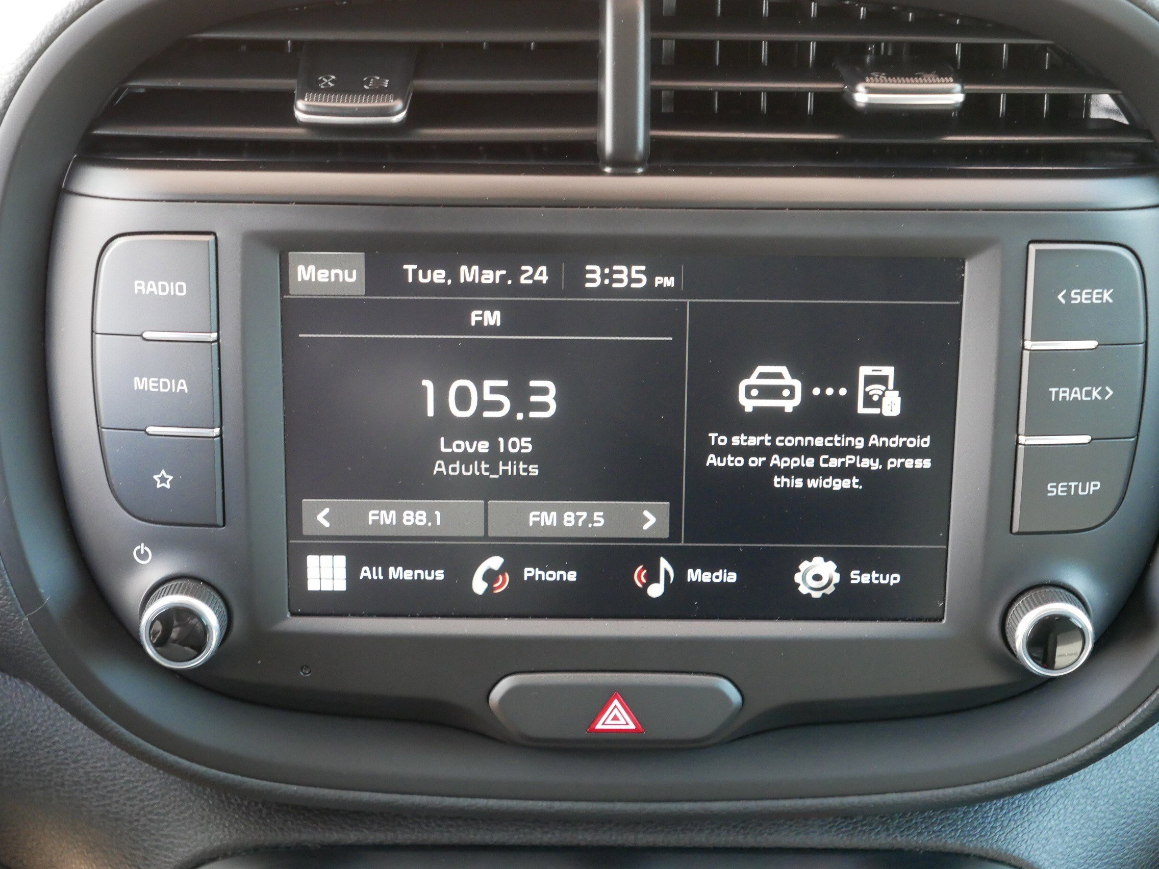 Certified 2025 Kia Soul LX w/ LX Technology Package FWD image 22