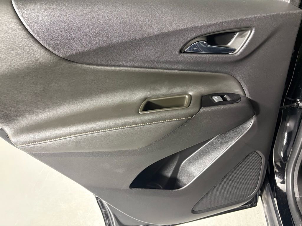 Used 2023 Chevrolet Equinox Premier image 39