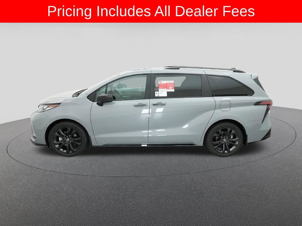 New 2026 Toyota Sienna XSE FWD image 3