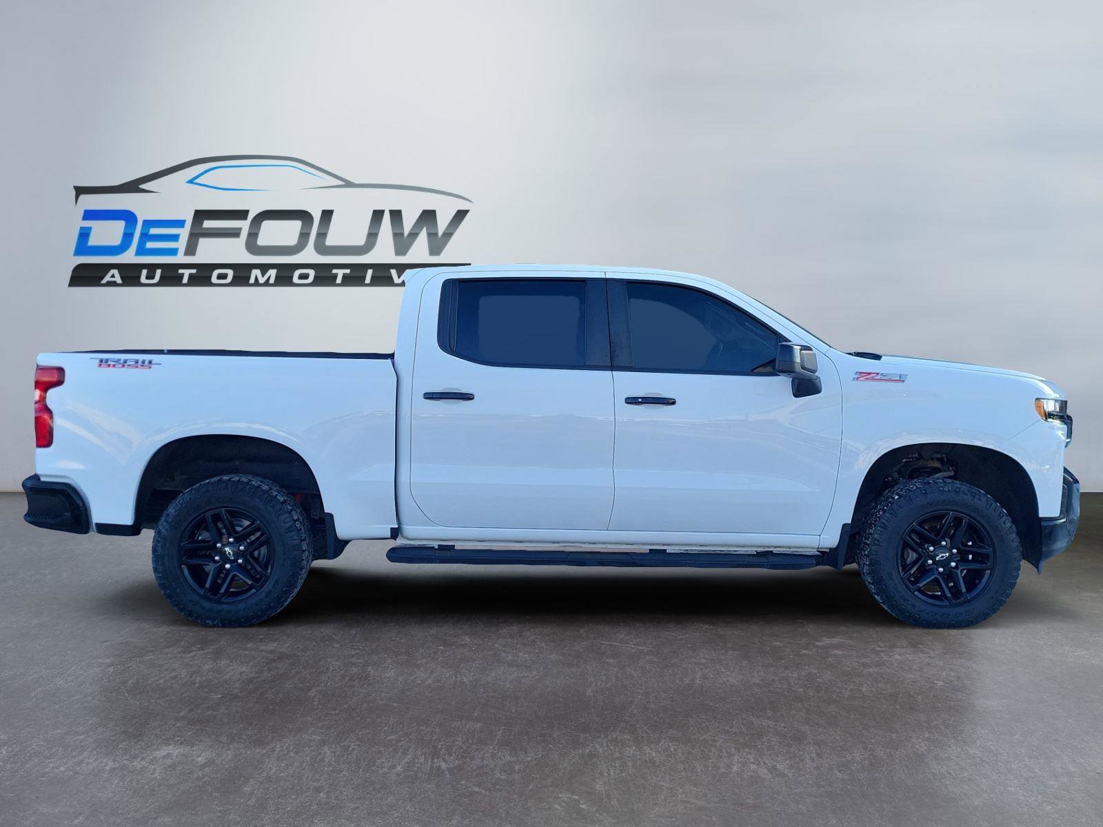 Used 2021 Chevrolet Silverado 1500 LT Trail Boss w/ Convenience Package II image 2