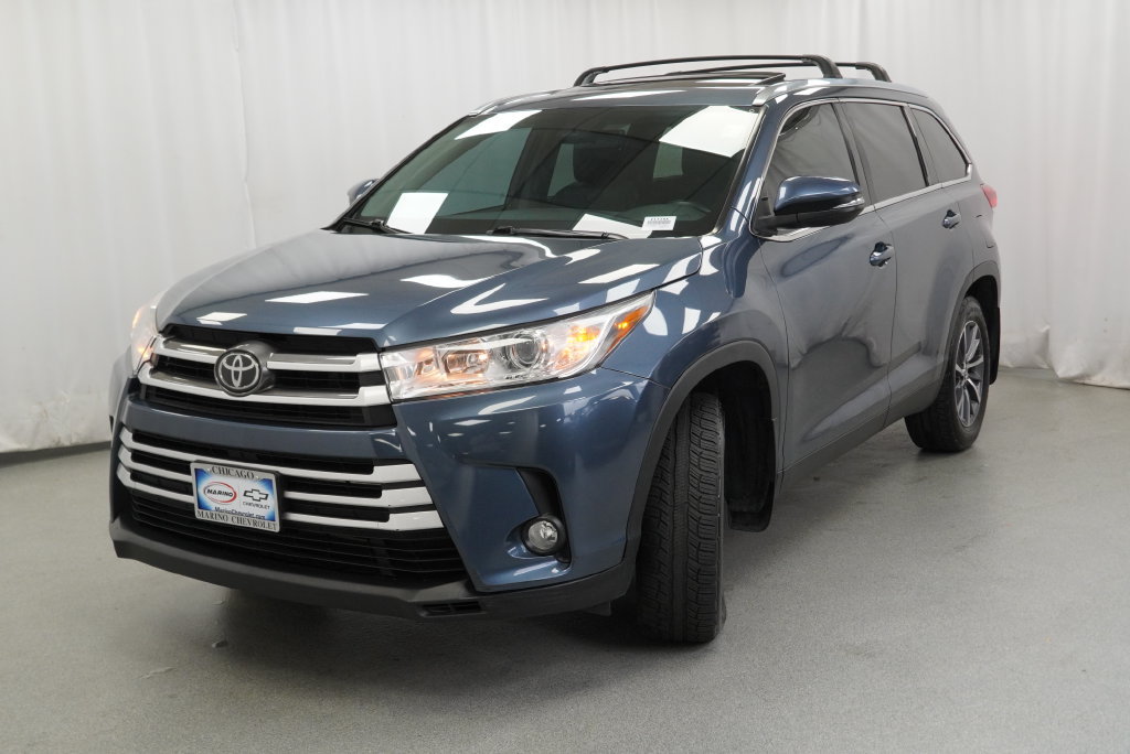 Used 2019 Toyota Highlander XLE AWD/4WD image 18