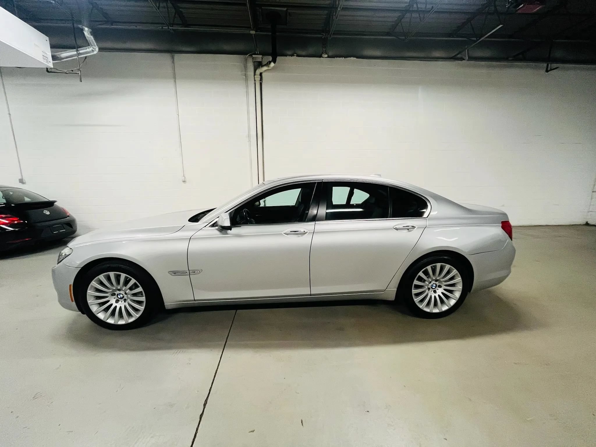 Used 2010 BMW 750i xDrive AWD/4WD image 5