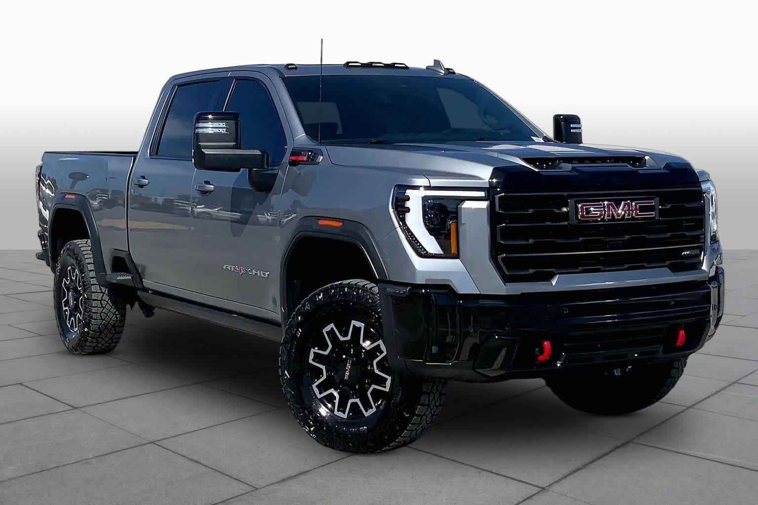 Used 2025 GMC Sierra 2500 AT4X AWD/4WD image 3