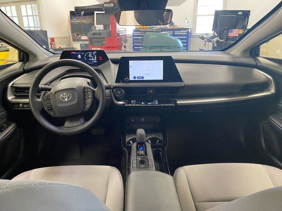 Used 2024 Toyota Prius LE image 4
