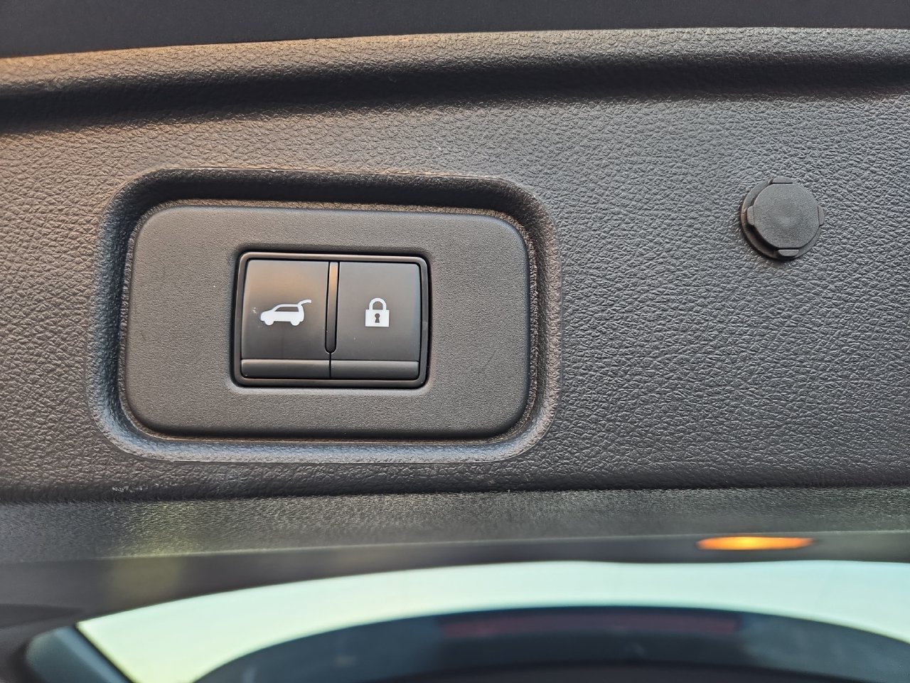 Certified 2025 Nissan Pathfinder SV FWD image 13