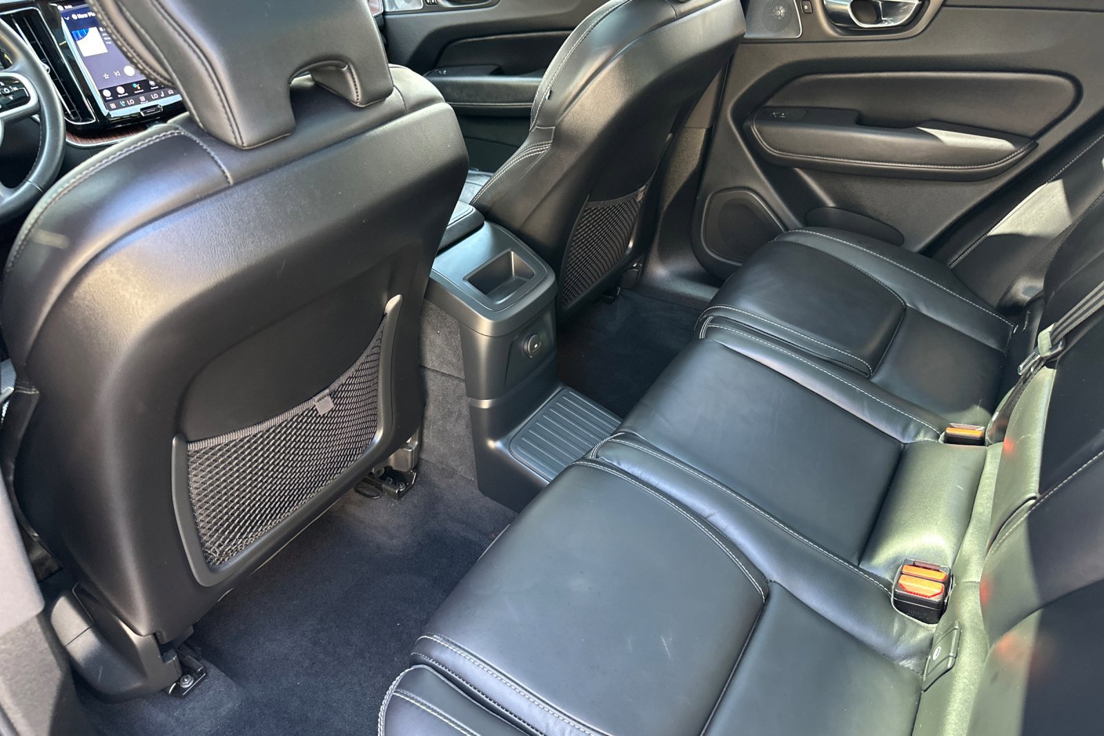 Certified 2023 Volvo XC60 T8 Ultimate AWD/4WD image 13
