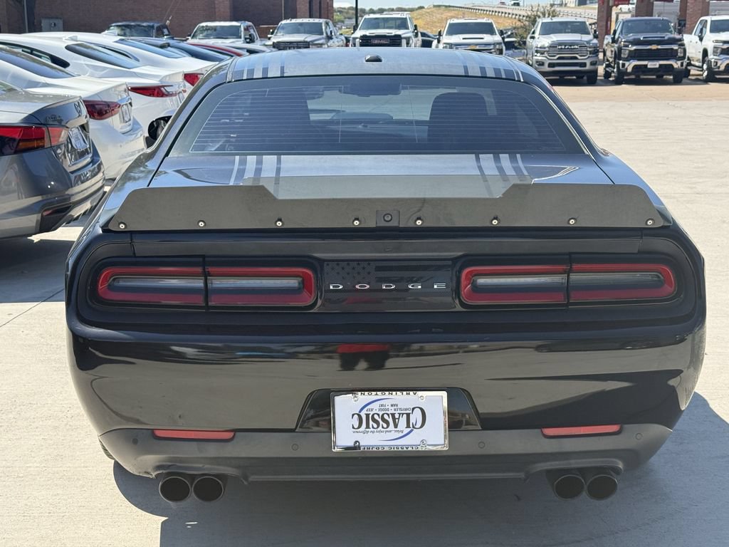 Used 2016 Dodge Challenger R/T RWD image 5