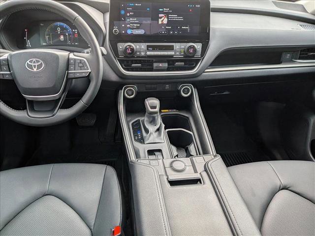 Used 2026 Toyota Grand Highlander XLE image 17