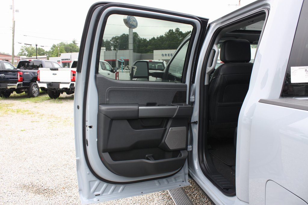 New 2025 Ford F250 Lariat w/ Lariat Ultimate Package image 16