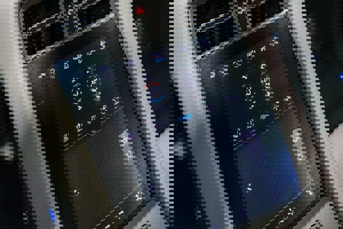 Used 2022 Porsche Taycan 4S image 24