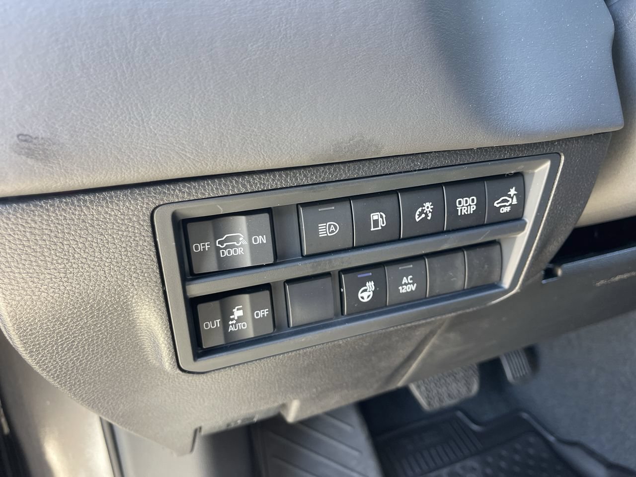 New 2026 Toyota Sequoia Platinum AWD/4WD image 14