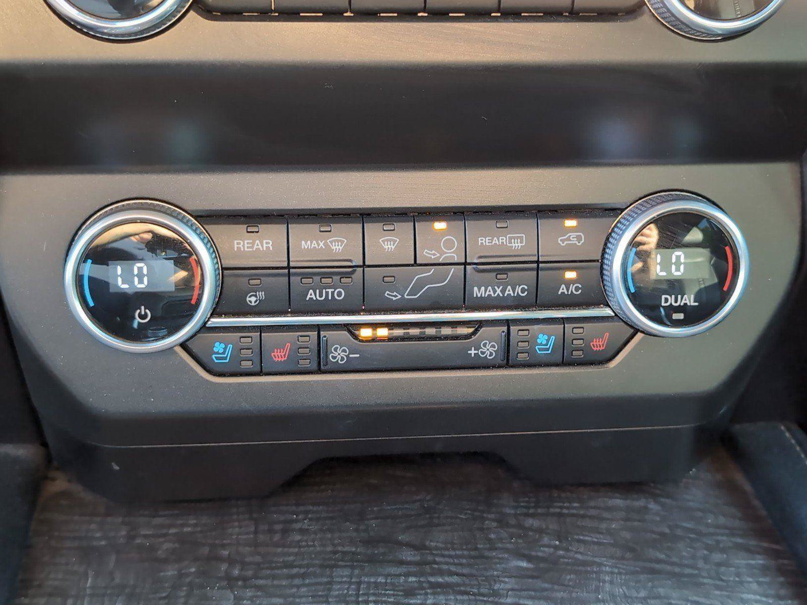 Used 2021 Ford Expedition Limited AWD/4WD image 24
