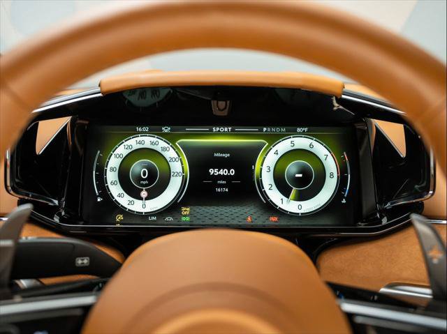 Used 2025 Aston Martin V8 Vantage Coupe RWD image 28