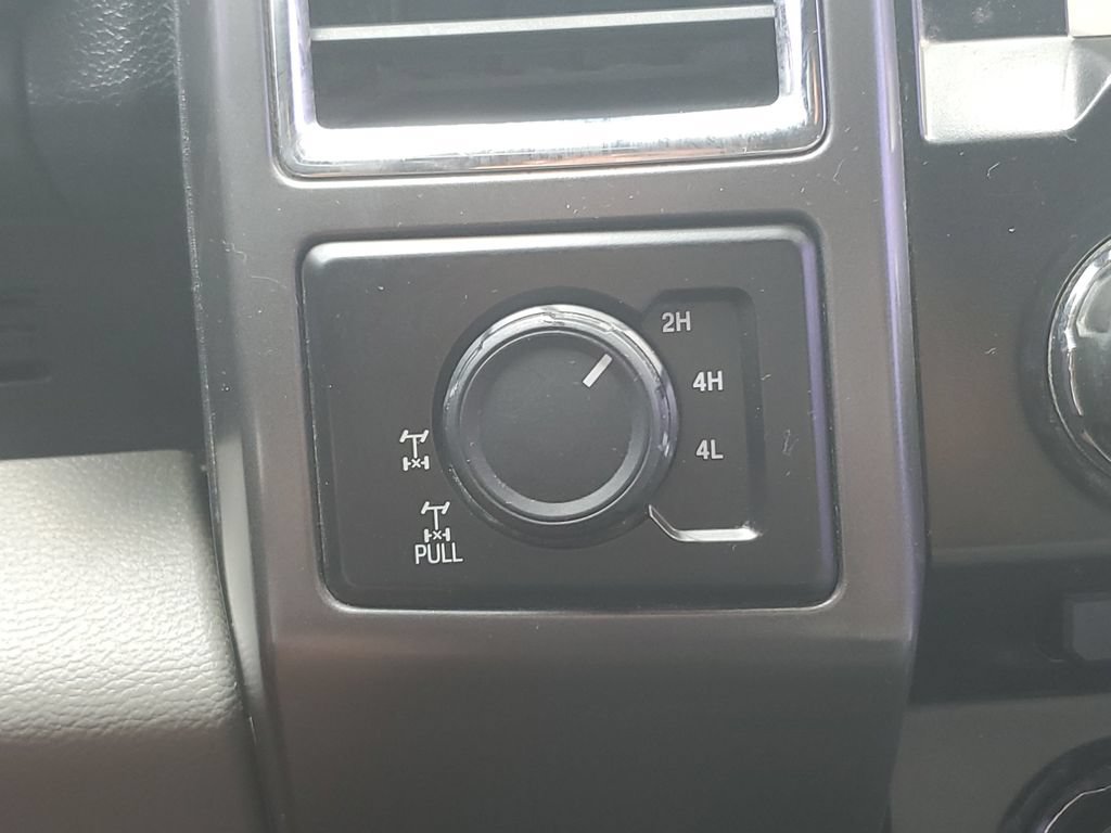 Used 2015 Ford F150 XLT w/ Equipment Group 302A Luxury AWD/4WD image 32